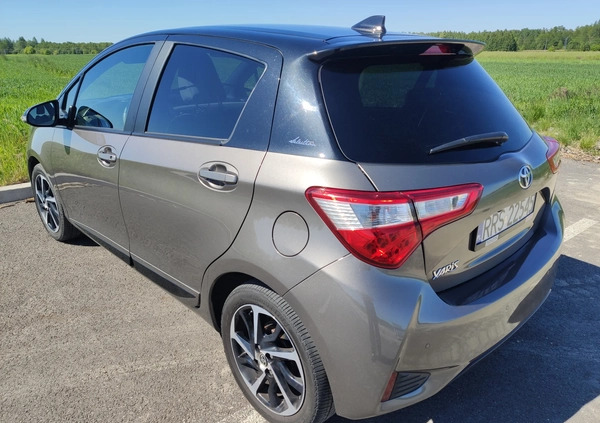 Toyota Yaris cena 67900 przebieg: 39000, rok produkcji 2019 z Ropczyce małe 92